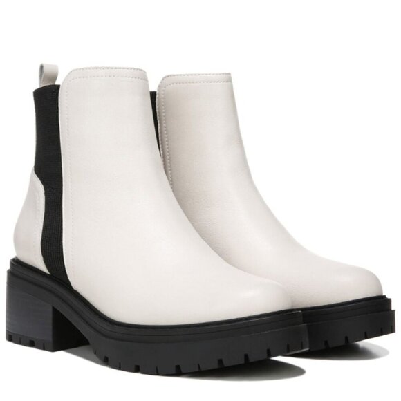 Naturalizer Porcelain Leather Chelsea Boots (WIDE) - Picture 1 of 6